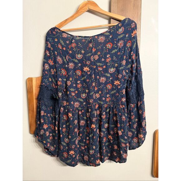 Hollister kimono sleeve floral lace detail tie front blouse size Small - Picture 2 of 5